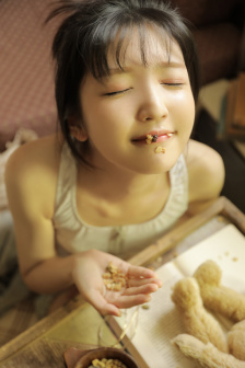 办公室的超薄丝袜人妻献身